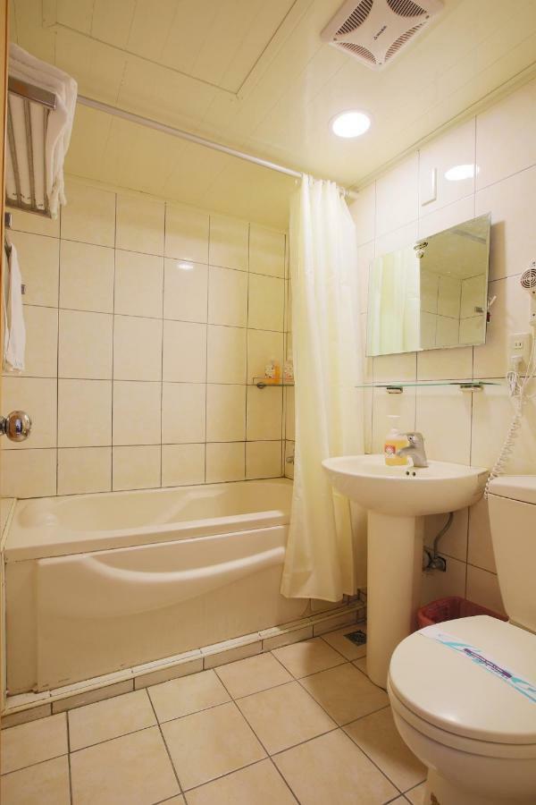 Lion Hotel Лодун Экстерьер фото